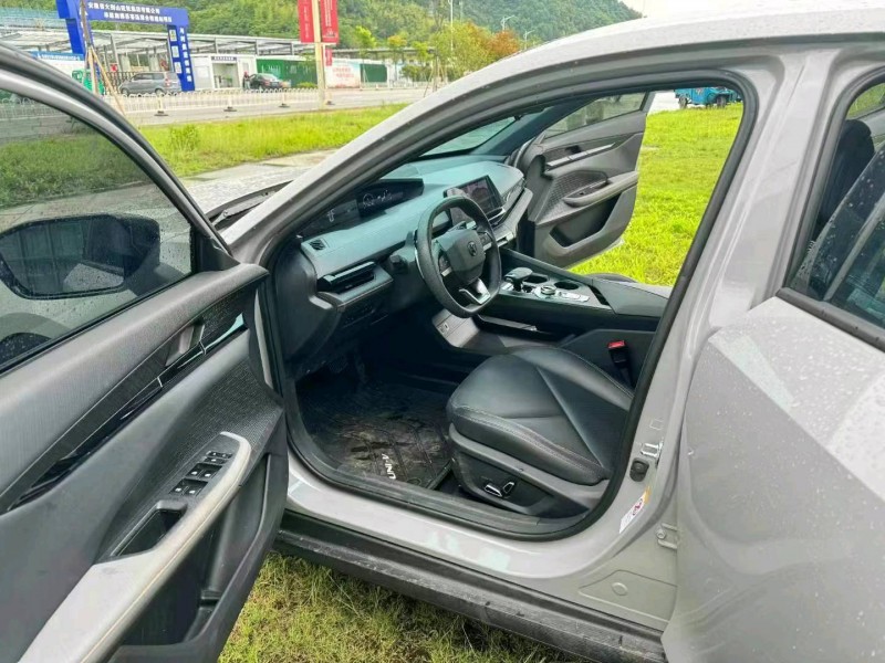 淮南22年長安汽車UNI-V3