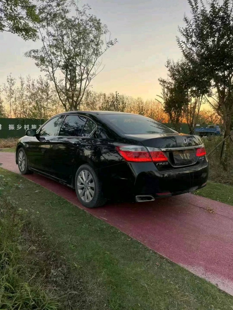 徐州14年本田雅阁5