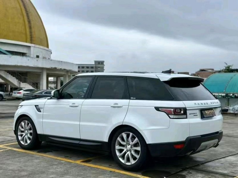 东莞17年路虎揽胜运动8