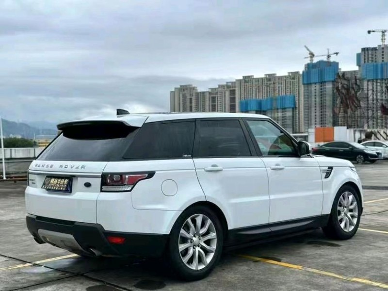 东莞17年路虎揽胜运动9