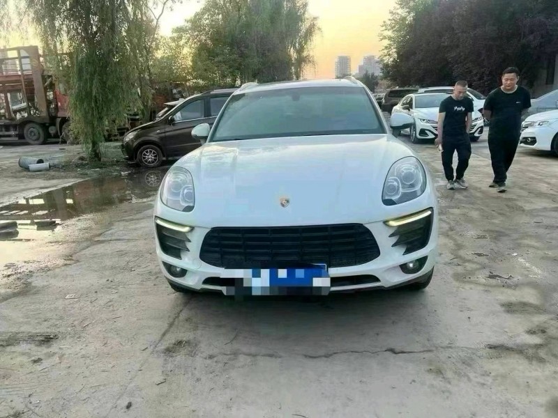 嘉興15年保時捷Macan1