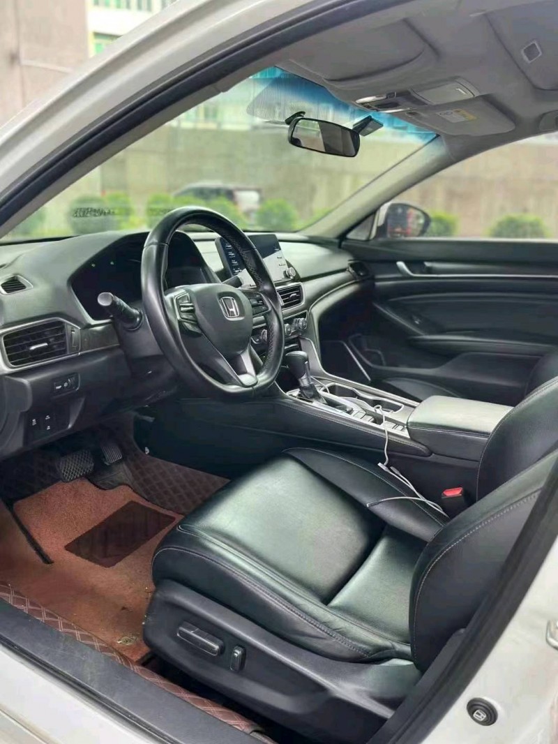 广州20年本田雅阁5