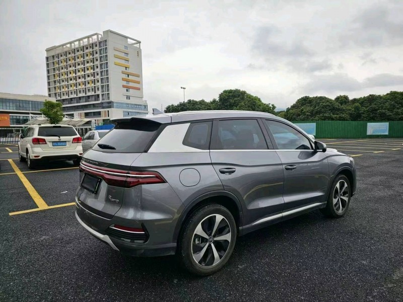 东莞23年比亚迪宋9