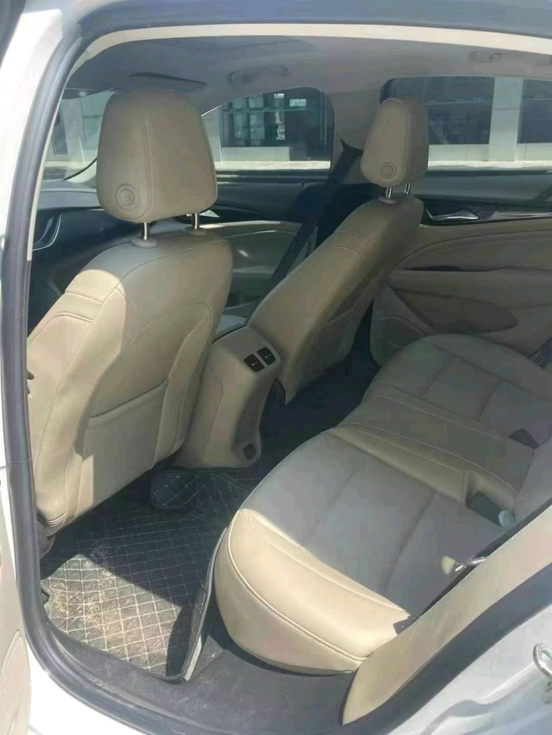 宿迁21年别克君威8