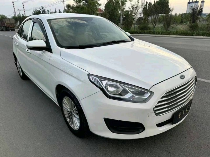 东营17年福特福睿斯2