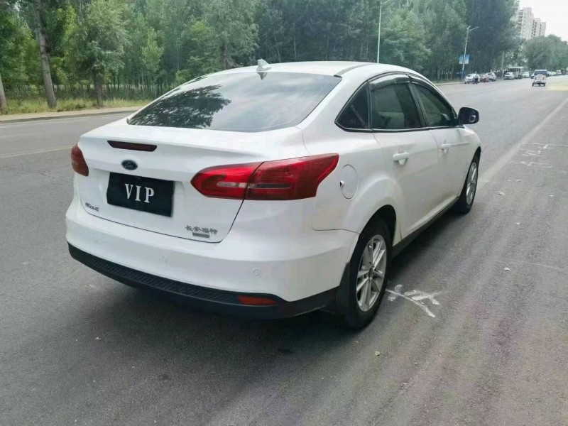 东营17年福特福克斯4