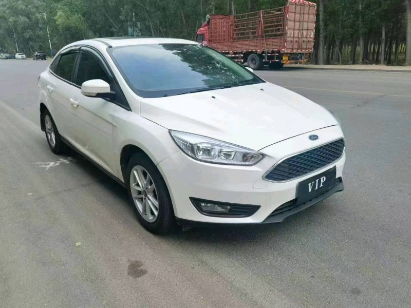 东营17年福特福克斯6