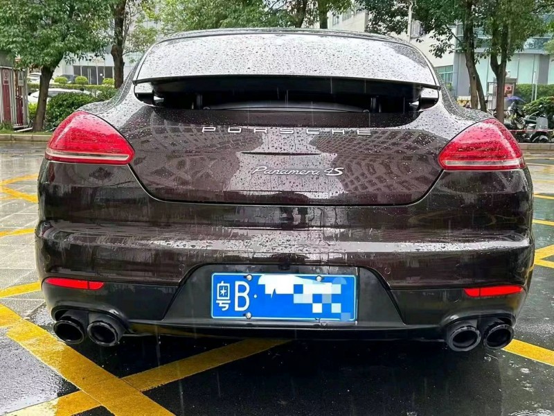 广州13年保时捷帕拉梅拉9