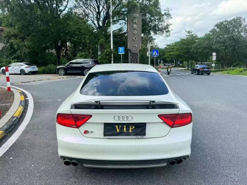 广州12年奥迪A7L8