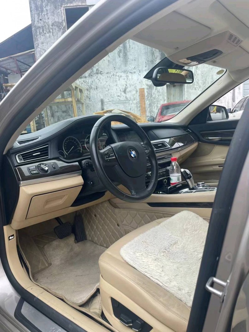 佛山12年宝马7系8