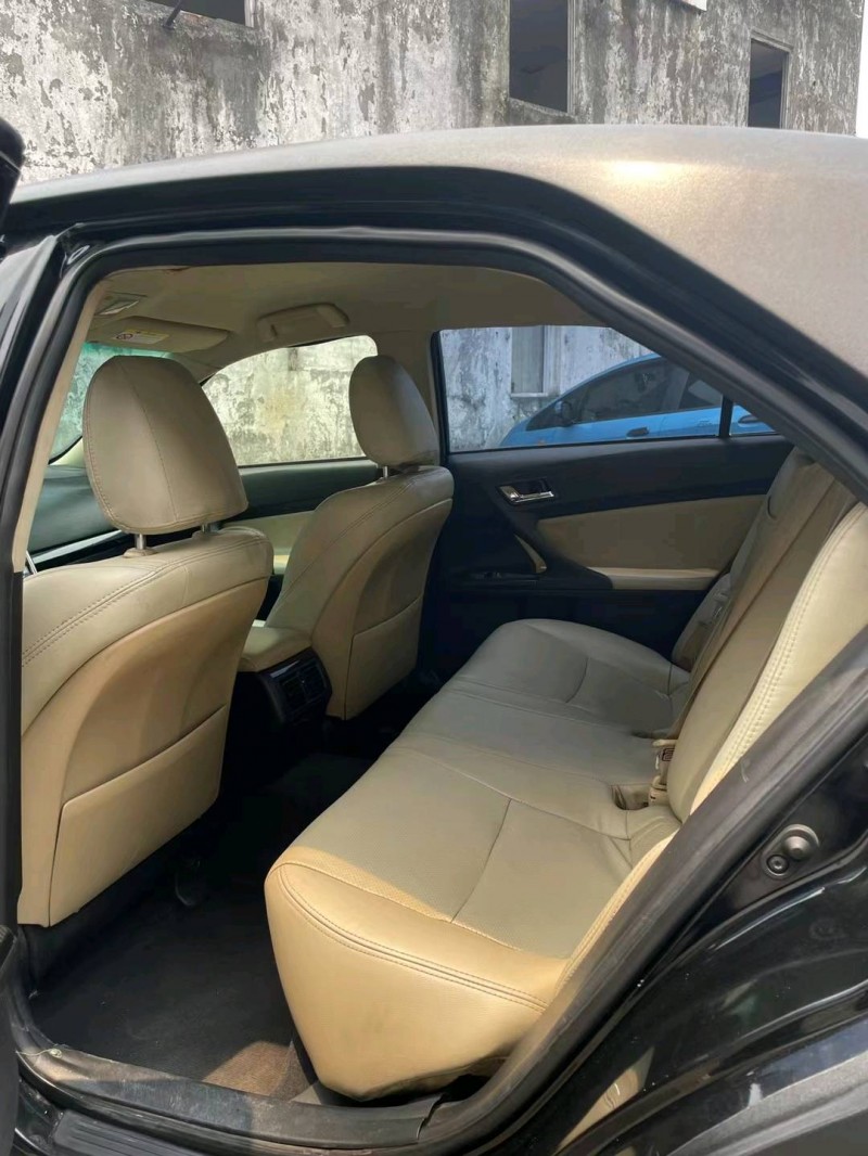 佛山16年丰田锐志6