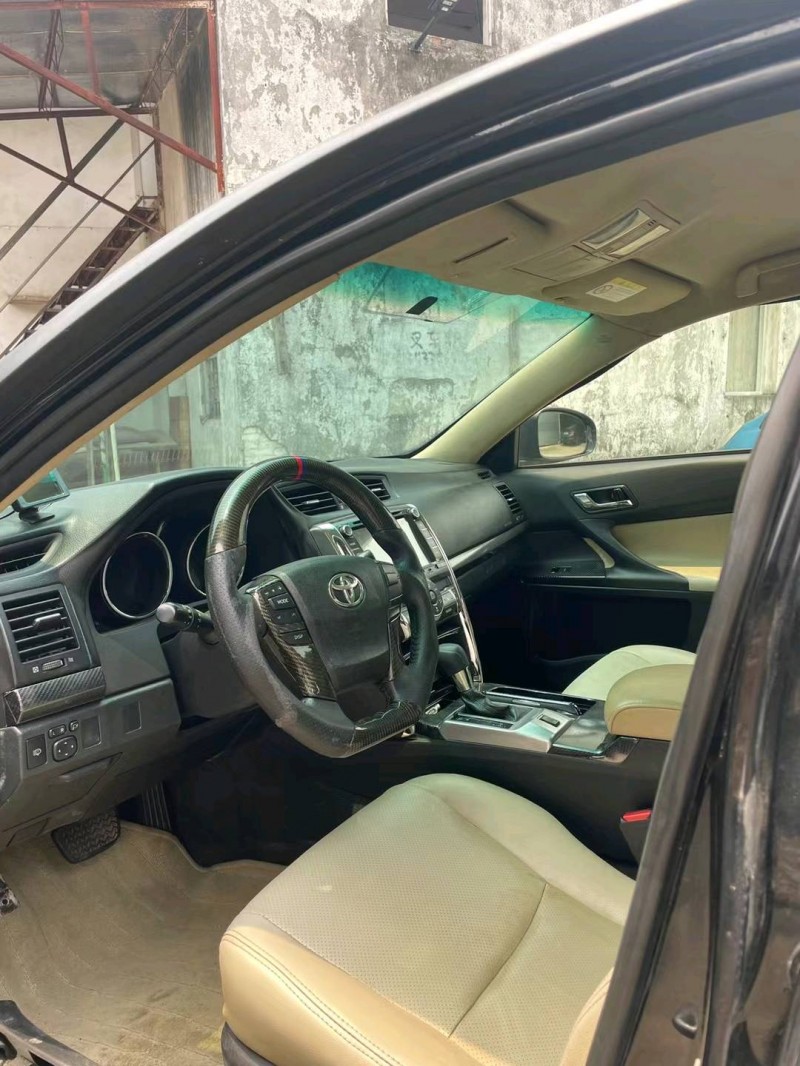 佛山16年丰田锐志9