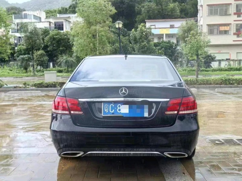 中山16年奔驰E8