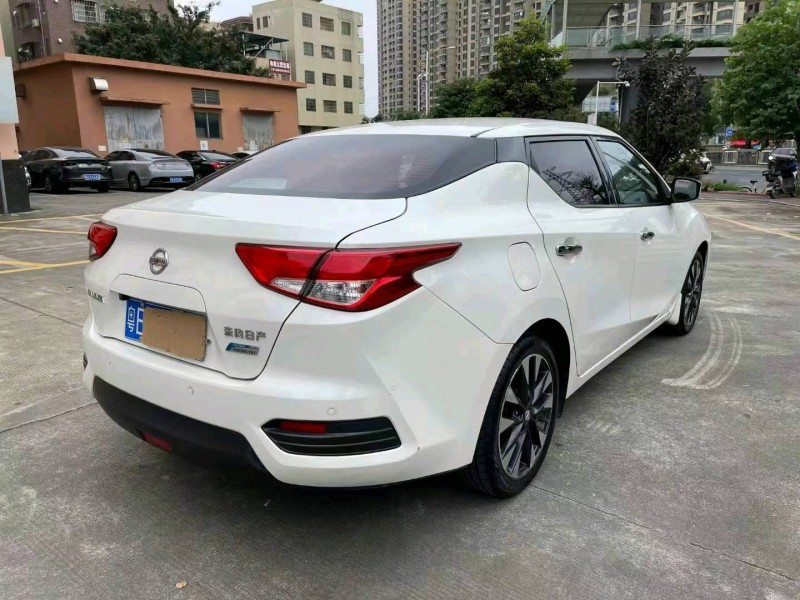 珠海18年日產藍鳥5