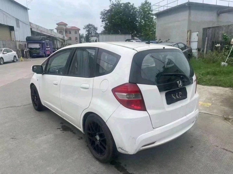 汕头13年本田飞度4