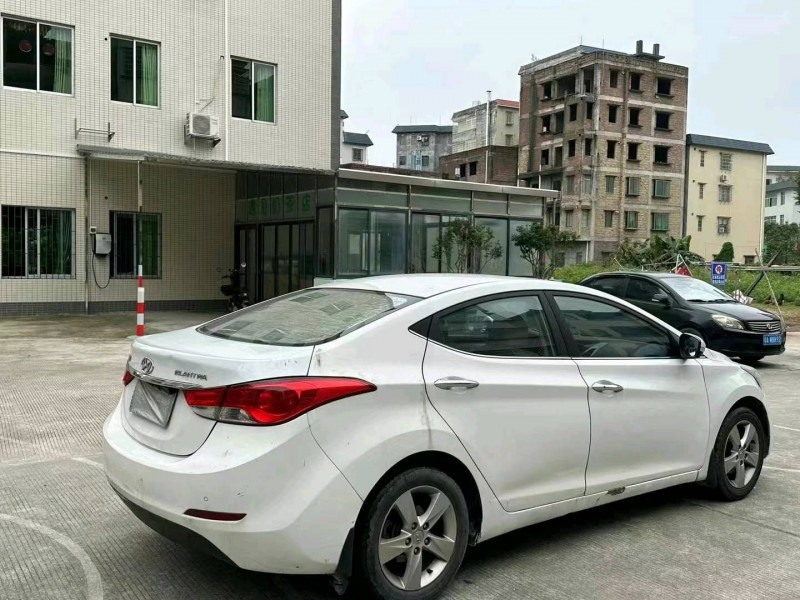 广州13年现代朗动7