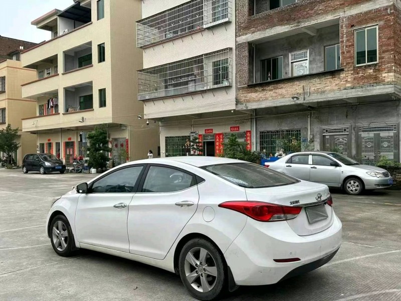 广州13年现代朗动9