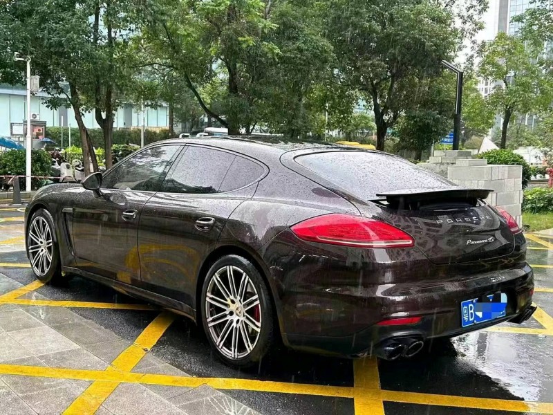 中山13年保时捷帕拉梅拉7