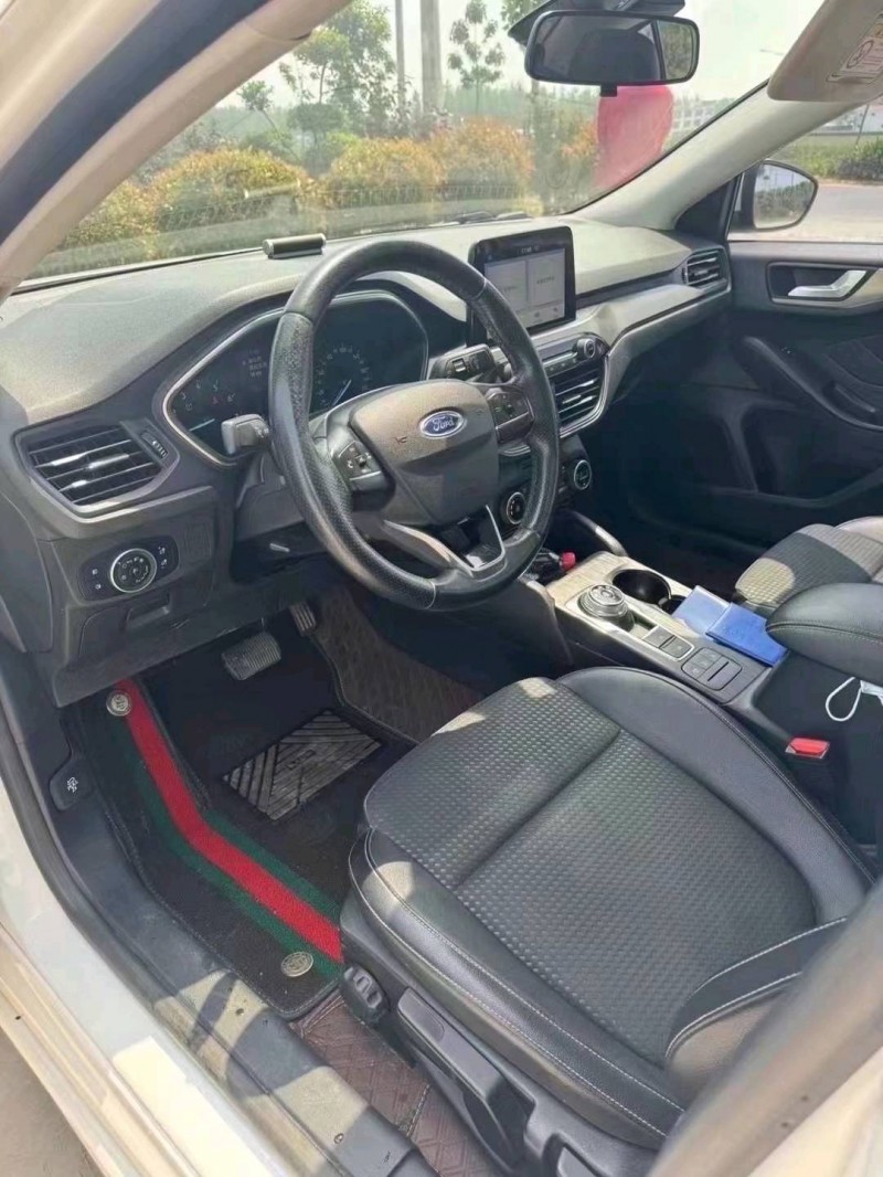 菏泽19年福特福克斯9