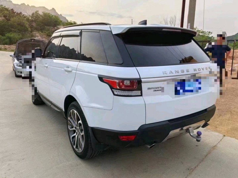 青岛17年路虎揽胜运动7