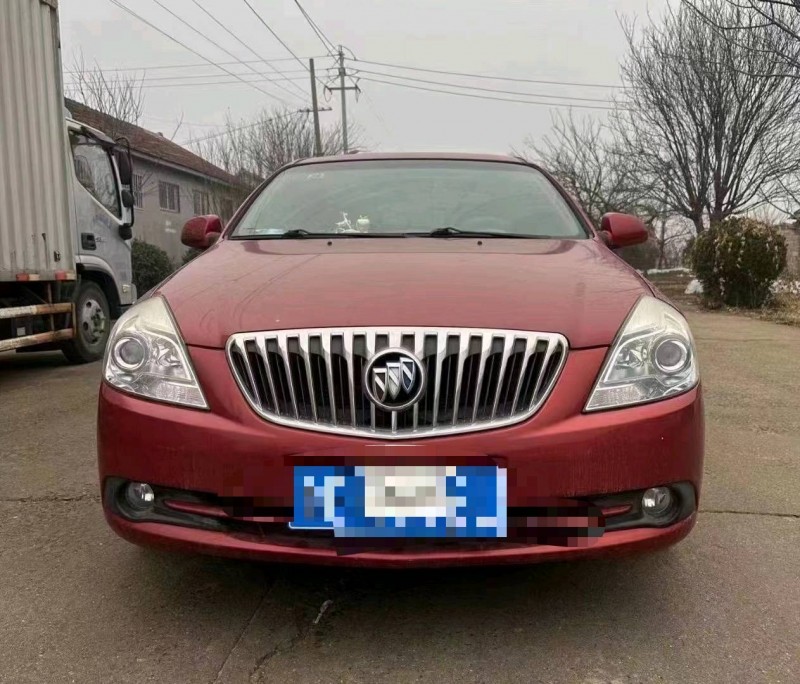 青岛14年别克凯越1