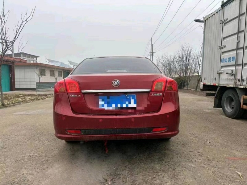 青岛14年别克凯越9