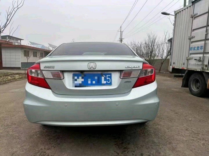 青岛11年本田思域9