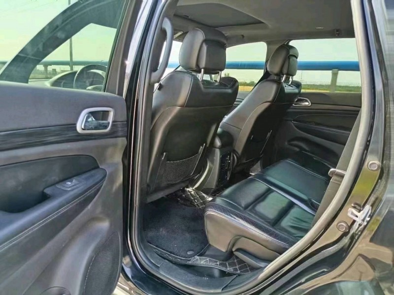 淄博20年Jeep大切诺基7