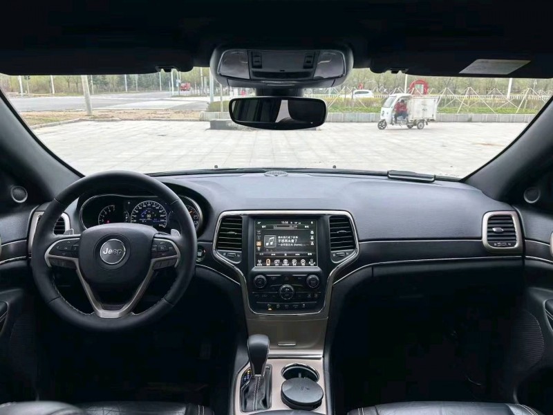 吉林18年Jeep大切諾基4