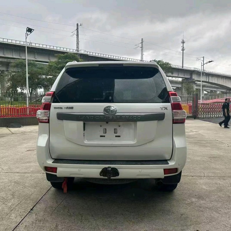 佛山17年丰田普拉多9