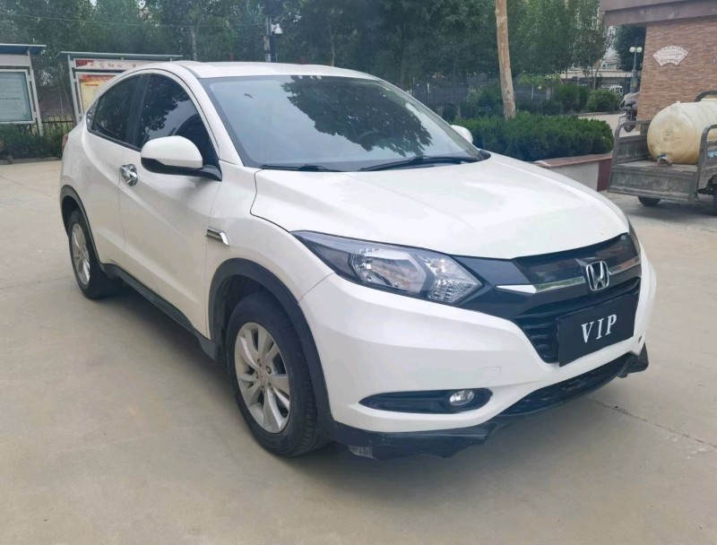 青岛18年本田缤智3