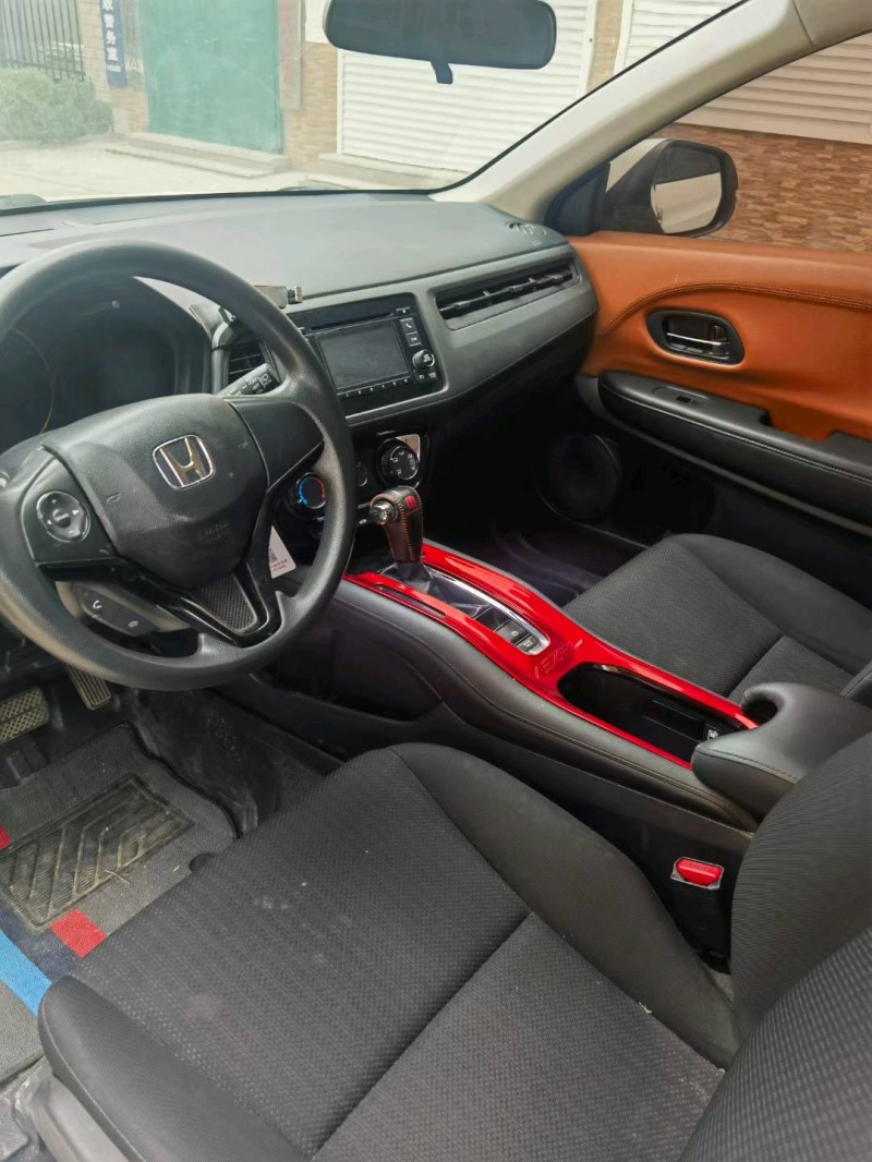 青岛18年本田缤智4