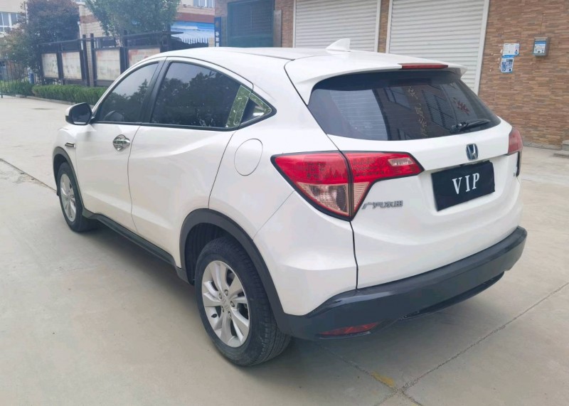 青岛18年本田缤智8