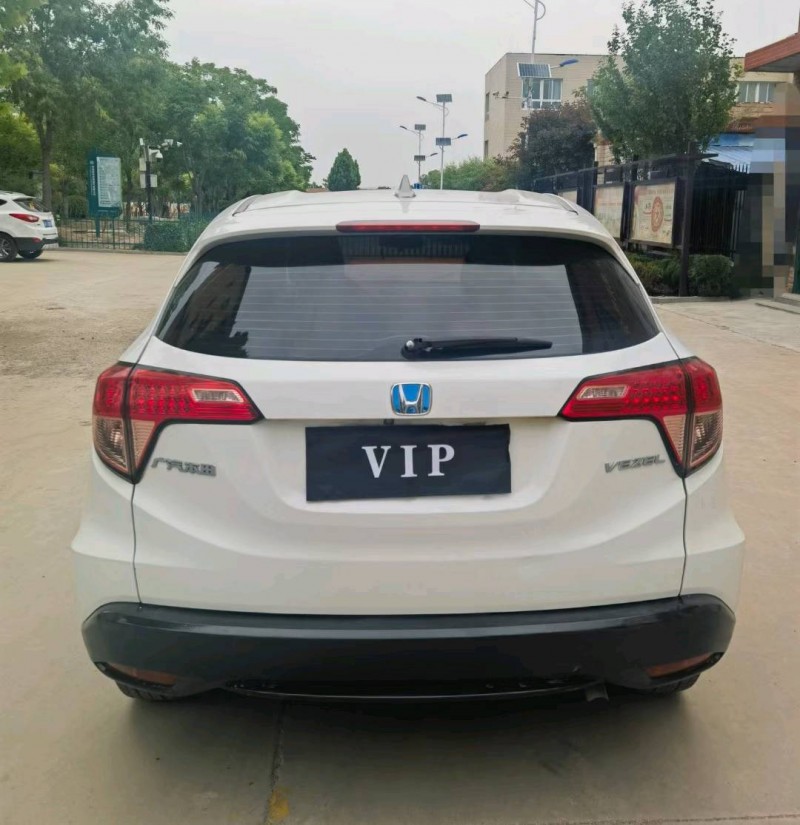 青岛18年本田缤智9