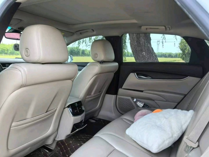 保定17年凯迪拉克XTS3