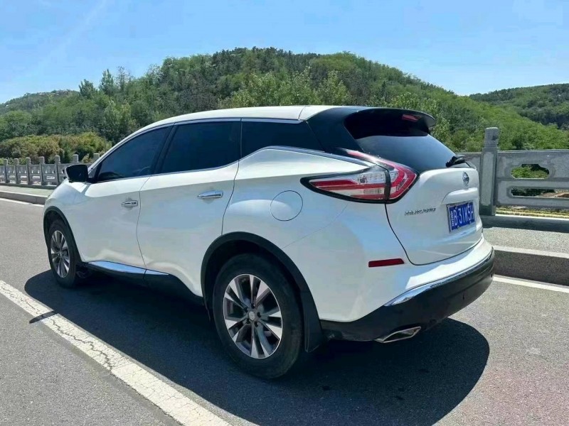 东营20年日产楼兰4