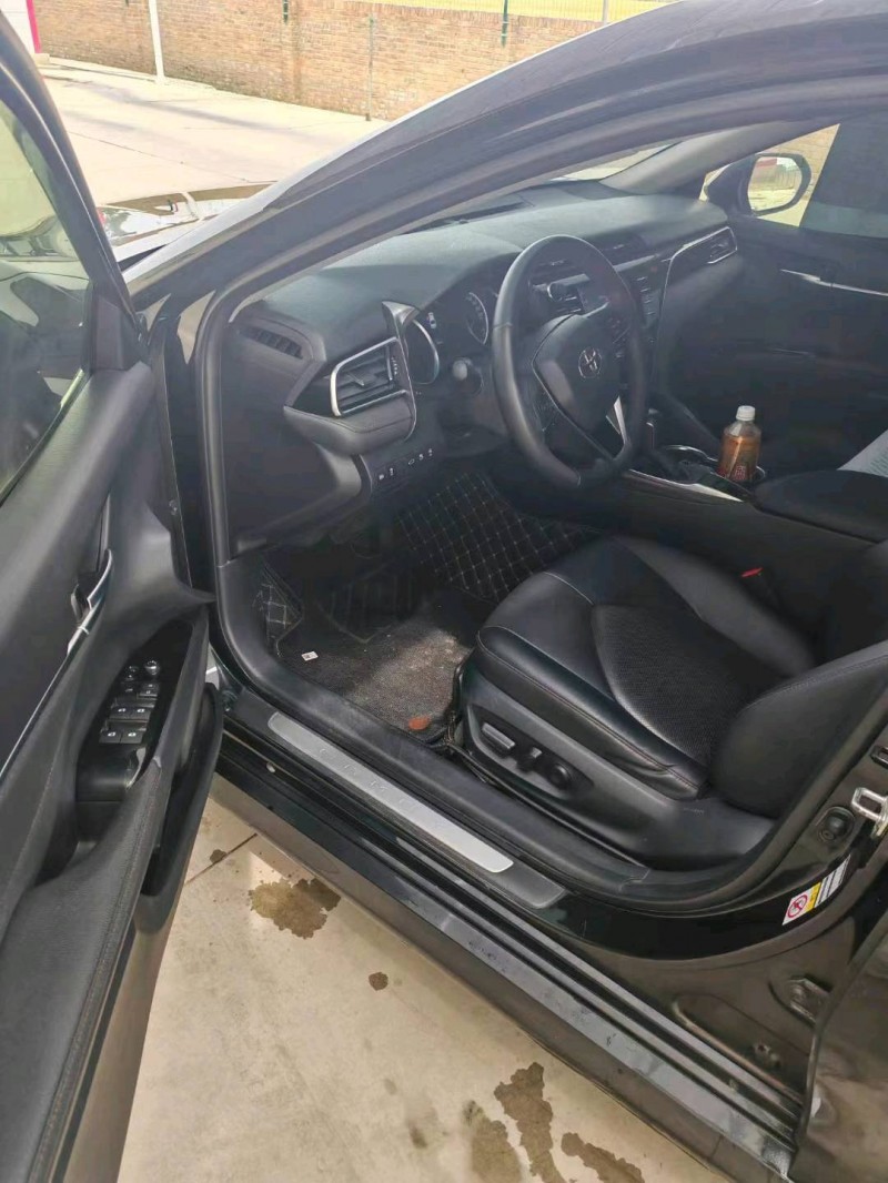 保定18年丰田凯美瑞6