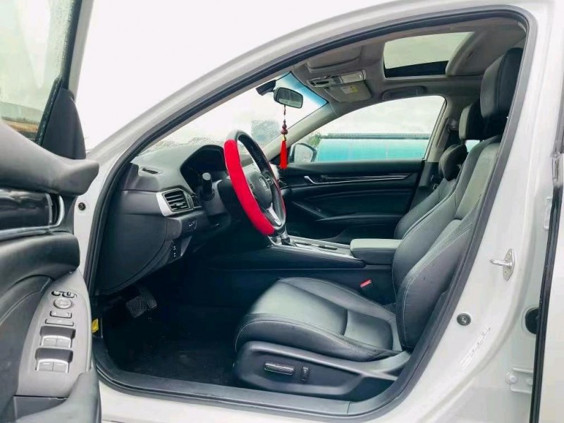 东莞21年本田雅阁4