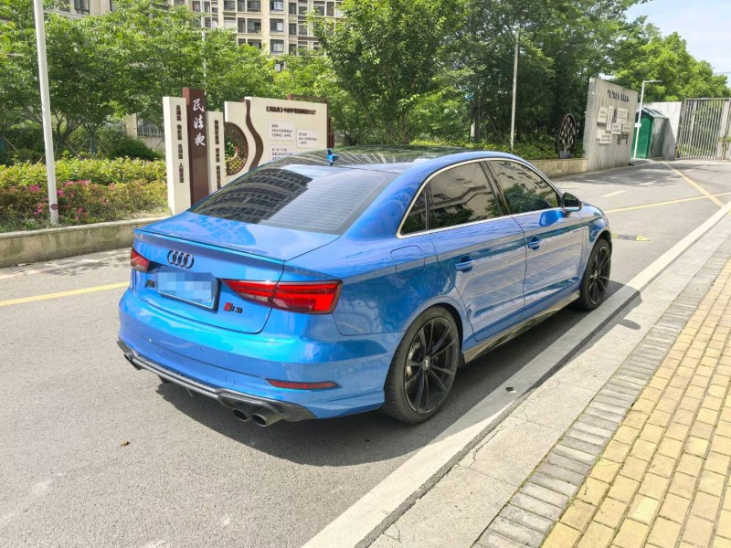 苏州18年奥迪S37