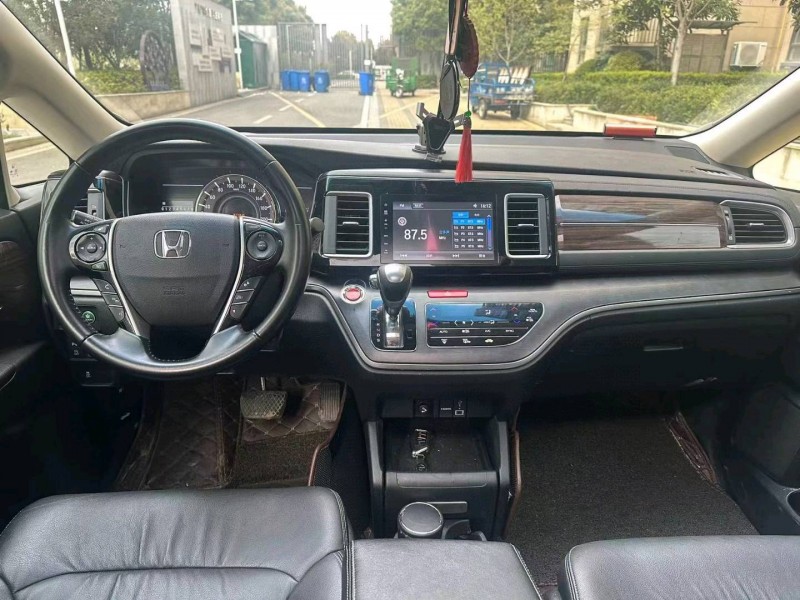 苏州18年本田艾力绅5