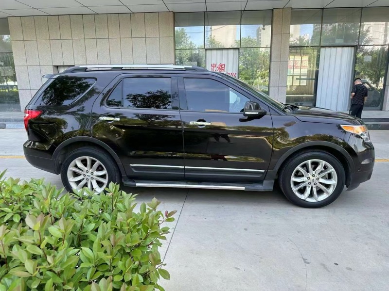 济宁14年福特探险者4