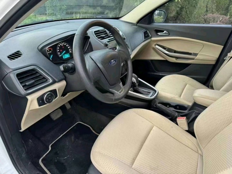 东营17年福特福睿斯7