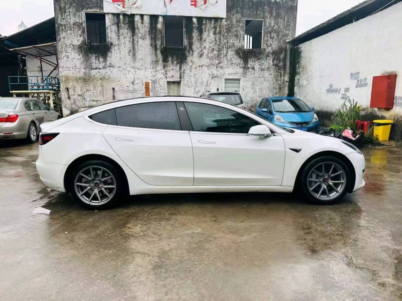 汕頭20年特斯拉MODEL 37