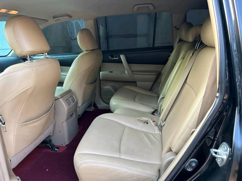 济南13年丰田汉兰达4