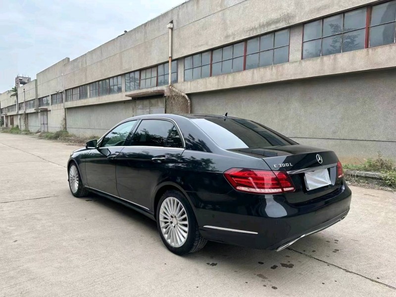 济南14年奔驰E8