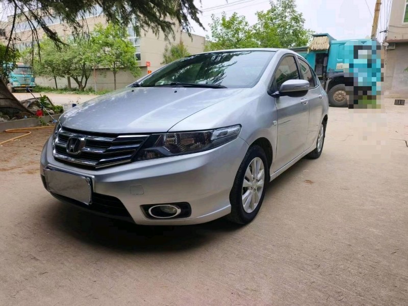 济南13年本田锋范3