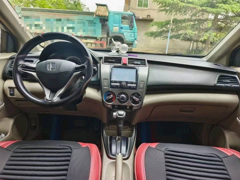 济南13年本田锋范5