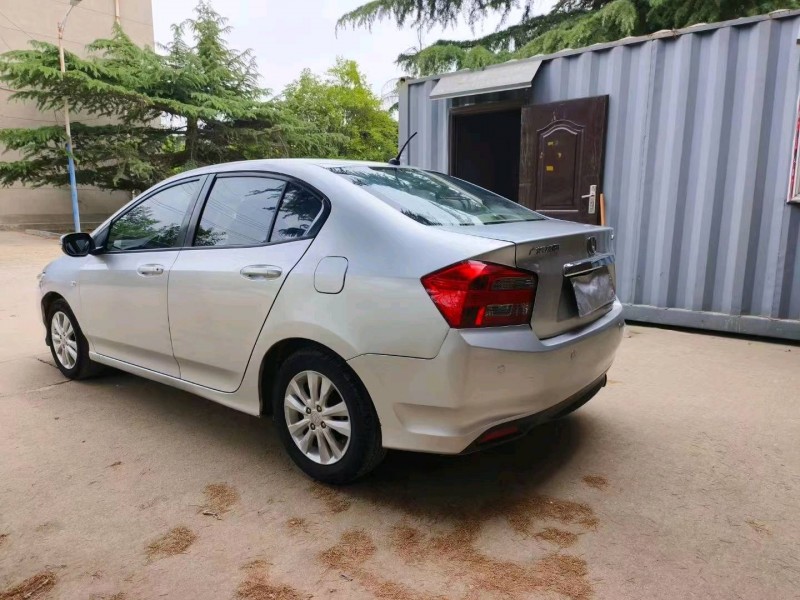 济南13年本田锋范7