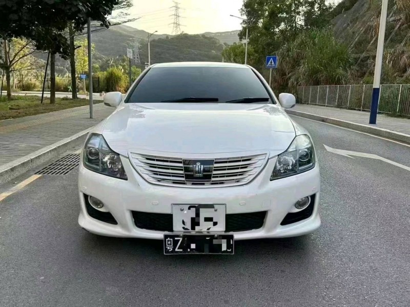 广州14年丰田皇冠1