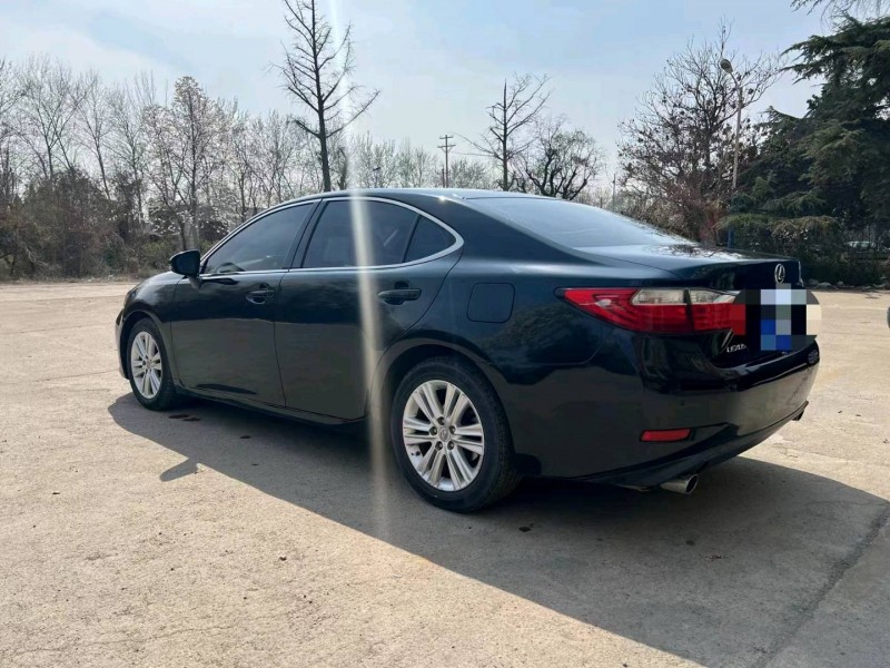 济南13年雷克萨斯ES8